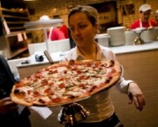 Servírka náhodně zasáhla běžící dítě: matka byla nucena říci vše, co myslí