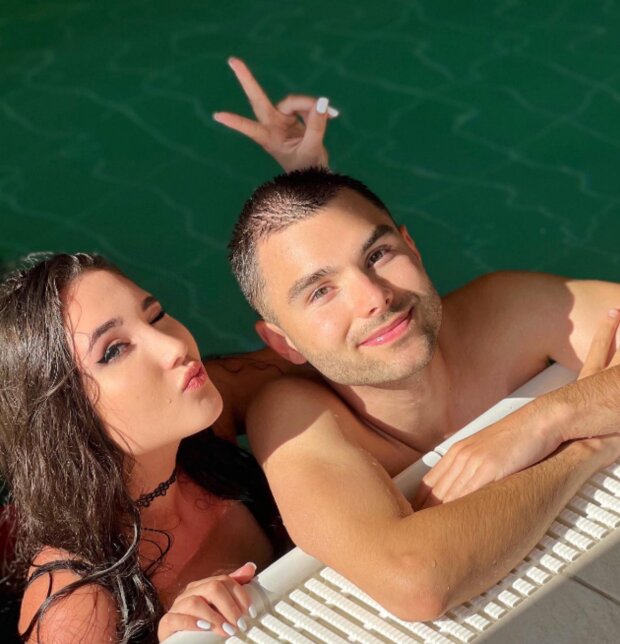 Natálka Grossová s Adamem Kajumim. Foto: snímek obrazovky Instagram