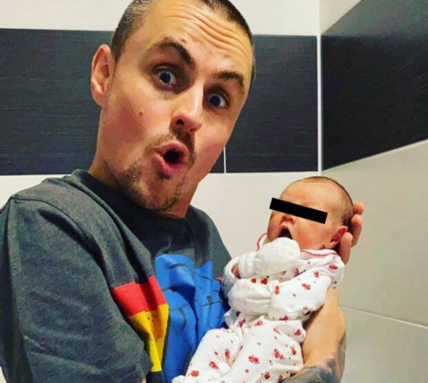 Syn a vnučka. Foto: snímek obrazovky blesk.cz