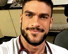 Láska jednoho porodníka. "Pracuju jako porodník 8 let. Viděl jsem všechno ale tento případ mě úplně rozčílil".