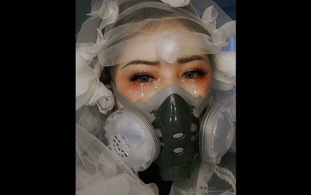 Nový challenge #maskmakeup: móda a glamour se dostaly do obličejových masek