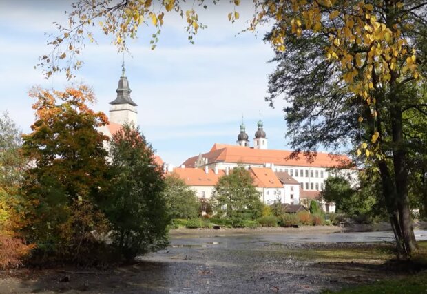 Meteorologové zveřejnili předpověď počasí na volný den 28. října: "Bude proudit teplý vzduch od jihu"