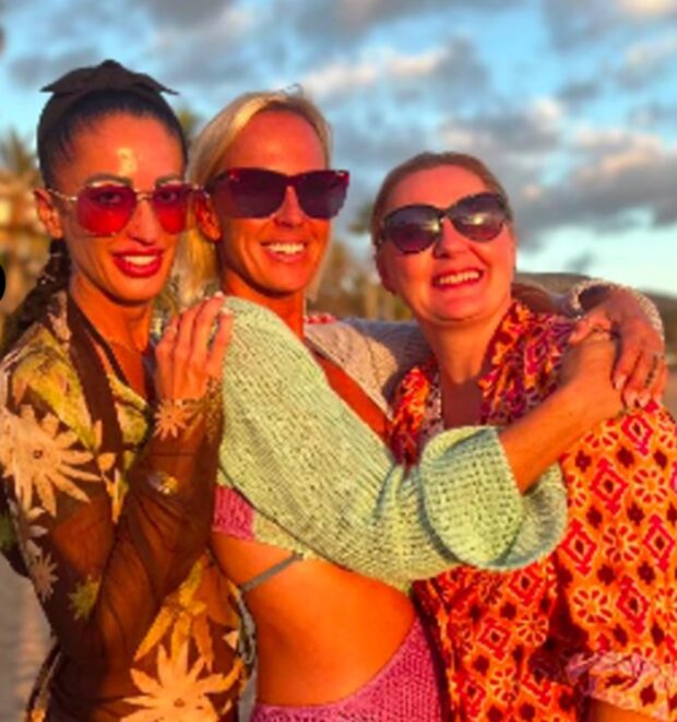 Tajný večírek českých celebrit. Foto: snímek obrazovky extra.cz