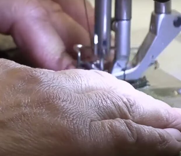 Neprůstřelné vesty a zmenšené přilby. Foto: snímek obrazovky YouTube