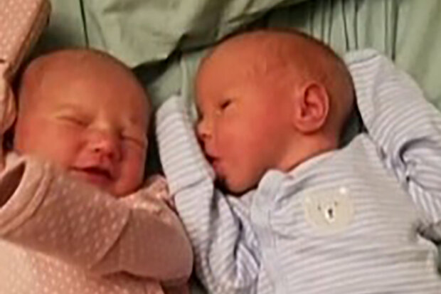 „Ne, jsme jiná dvojčata“: Jak se v nemocnici za jediný den narodilo sedm párů dvojčat