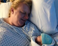 Dlouho očekávané dítě: mateřství v padesáti udělalo ženu šťastnou