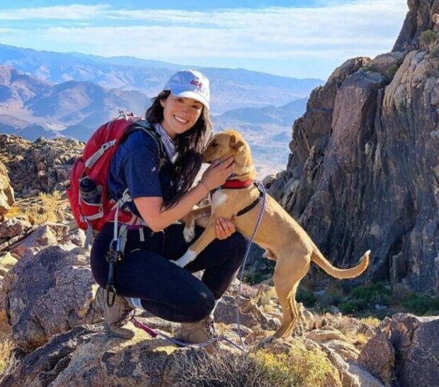 Holka a pes. Foto: snímek obrazovky Instagram