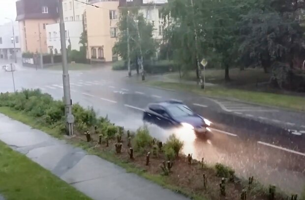 Pro milovníky léta aktuální předpověď bude studenou sprchou: Počasí na víkend. Jakých teplot se dočkáme