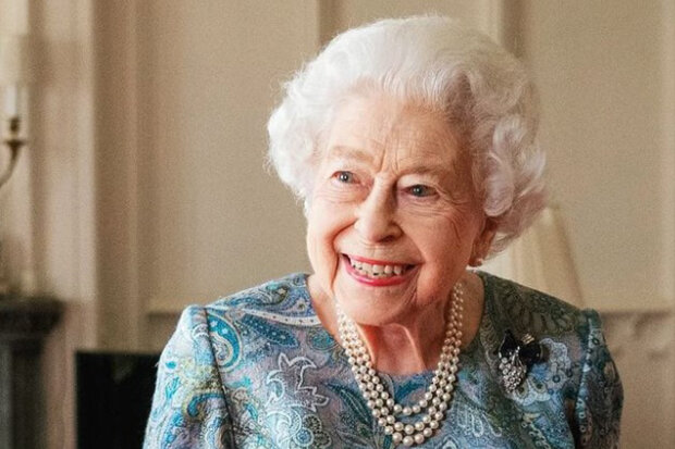 "Akce k výročí": na Instagramu královny se objevila fotografie Alžběty II. pořízená v roce 1997
