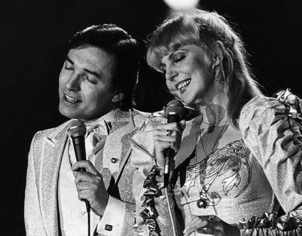 Karel Gott, Hanka Zagorová. Foto: snímek obrazovky Facebook