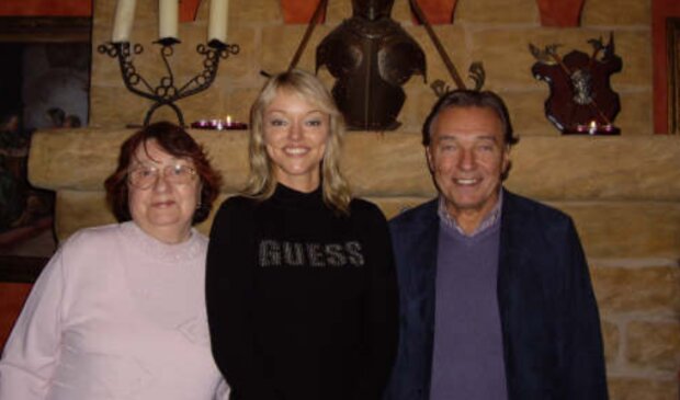 Antonie Zacpalová, Dominika Gottová a Karel Gott. Foto: snímek obrazovky ahaonline.cz
