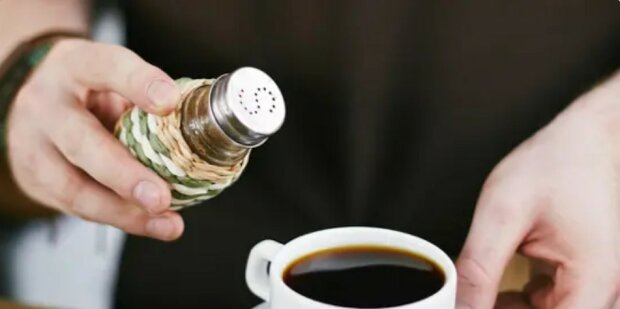 Káva se solí: Jak si manželka si uvědomila, že ji manžel celý život klamal