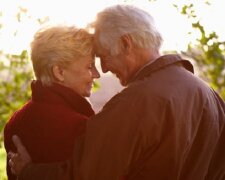 Celý život jsme žili s manželem skromně, jako všichni ostatní. Ve své závěti požádal, aby nahlédla do bankovní schránky