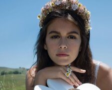 Dcera Cindy Crawford předvedla dlouhé nohy i roztomilá štěňata