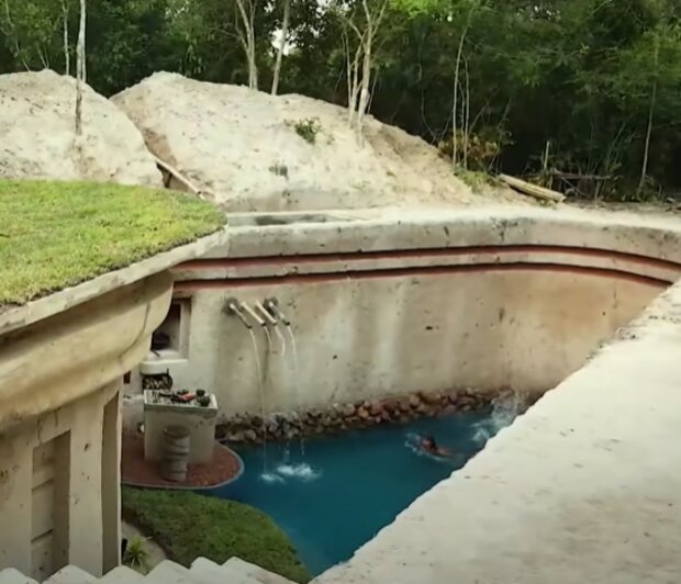 Bazén. Foto: snímek obrazovky YouTube