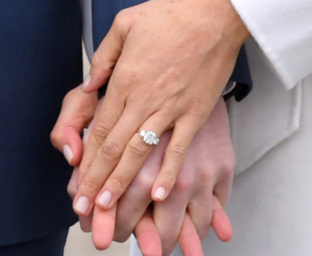 Manikúra Kate Middleton. Foto: snímek obrazovky clutch.net.ua