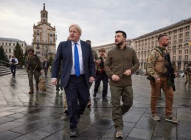 Boris Johnson a Volodymyr Zelenskyj. Foto: snímek obrazovky YouTube