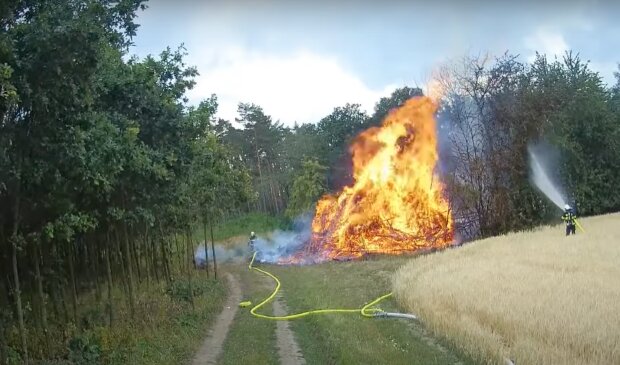 "V Česku panuje suché počasí": ČHMÚ zveřejnil výstrahu před požáry. Je známo, kde platí