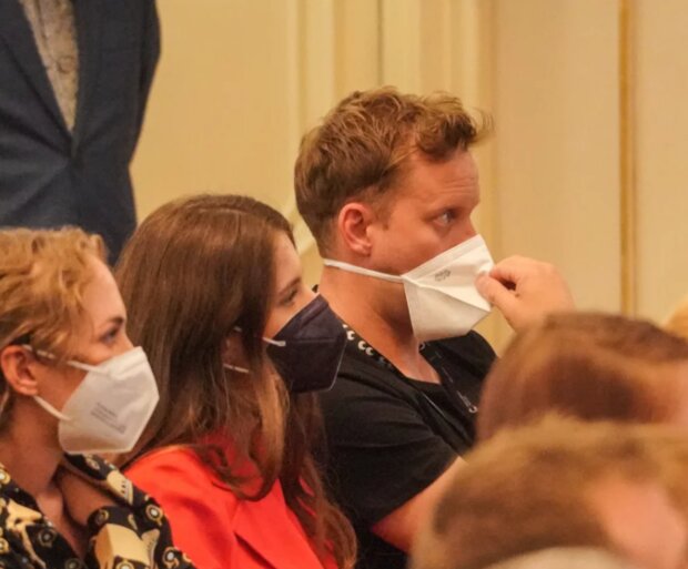 Sara Sandeva a Jakub Prachař. Foto: snímek obrazovky ahaonline.cz