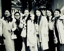 Sedm nejlepších kamarádek si koupily vysněný dům, aby odešli do důchodu společně