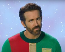 Ryan Reynolds se na fotbalovém hřišti setkal s Karlem III. a královnou Consort Camillou