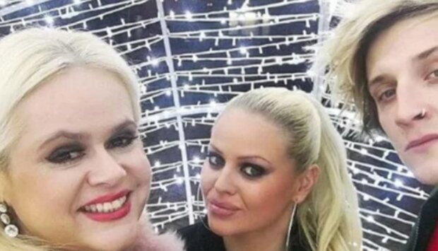 Charlotte Štiková a Monika Biniasová. Foto: snímek obrazovky blesk.cz