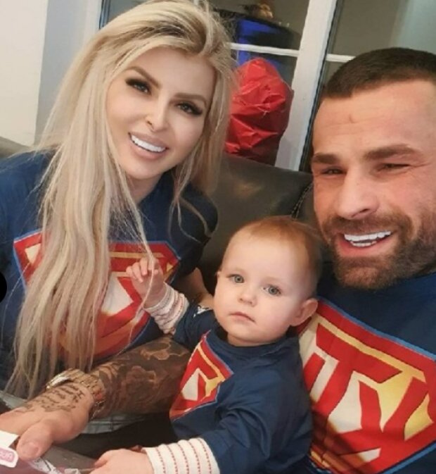 Karlos Vémola a Lela Ceterová. Foto: snímek obrazovky extra.cz