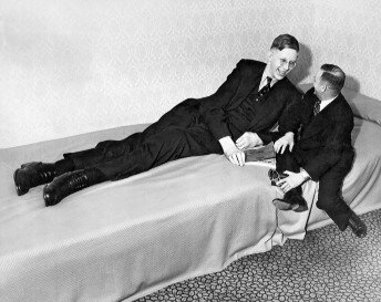 Vzácné snímky ze života Roberta Wadlowa, nejvyššího člověka v historii