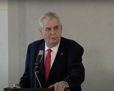 Miloš Zeman stále v nemocnici: Mluvčí Jiří Ovčáček reagoval na kritiku. Je známo, co řekl