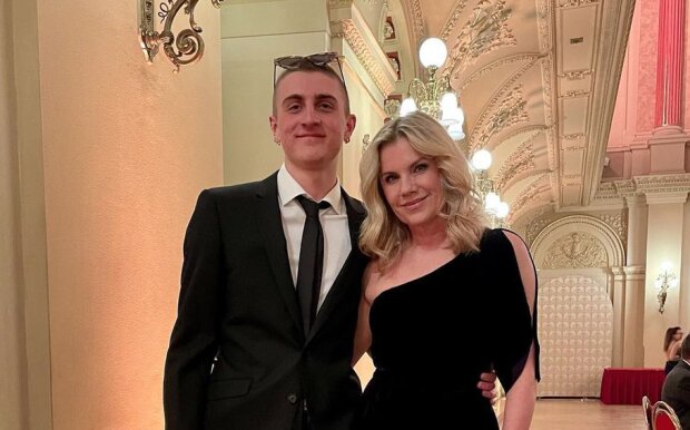 "Teď už je jen maturita": Leona Machálková doprovodila syna na maturitní ples. Zpěvačka se pochlubila krásnými fotkami