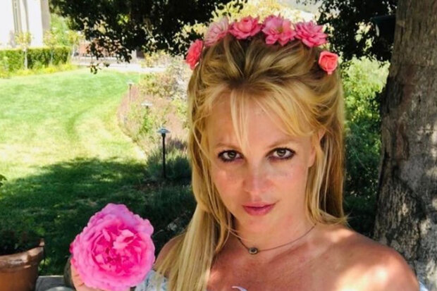 Manžel Britney Spears věří, že by měla být hrdá na své pikantní fotky: "Není se za co stydět"