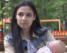 Žena a dítě. Foto: snímek obrazovky YouTube