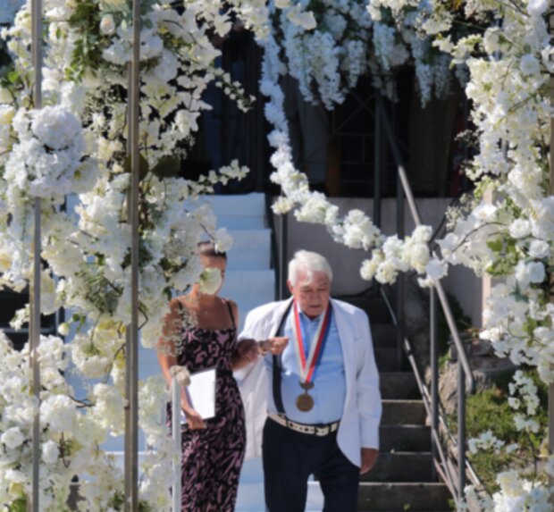 Svatba Lely Ceterové a Karlose Vémoly. Foto: snímek obrazovky extra.cz