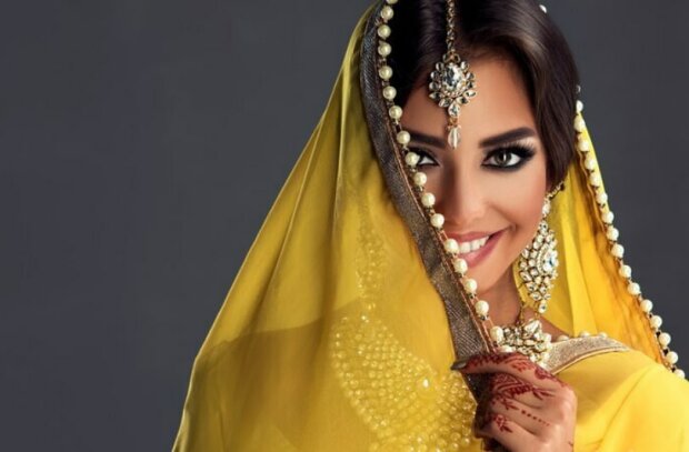 Jak dosáhnout luxusních vlasů bez drahé vlasové kosmetiky: "Orientální krásky z Indie se dělí o svá tajemství"