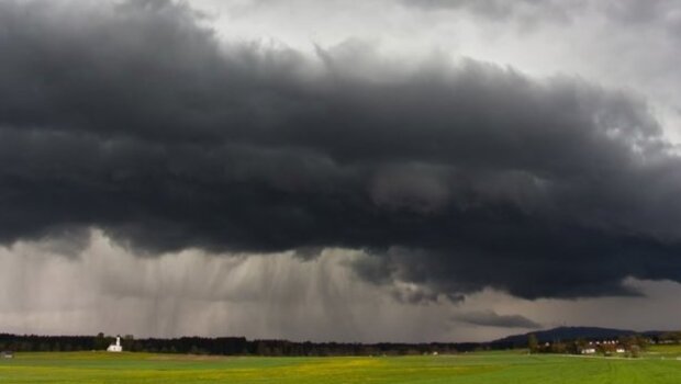 Teploty mírně klesnou. Meteorologové uvedli, zda můžeme ještě očekávat letní počasí