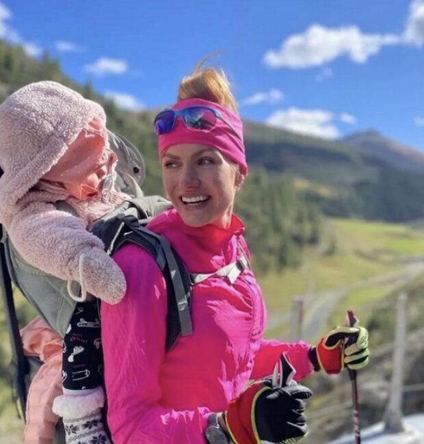 Gabriela Soukalová s dcerou. Foto: snímek obrazovky super.cz