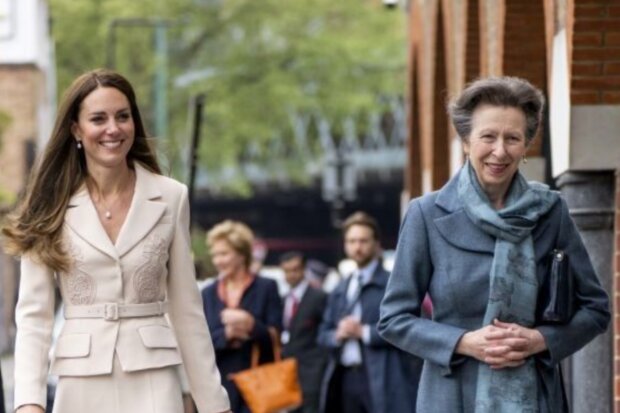 Vévodkyně Kate a princezna Anne. Foto: snímek obrazovky tsn