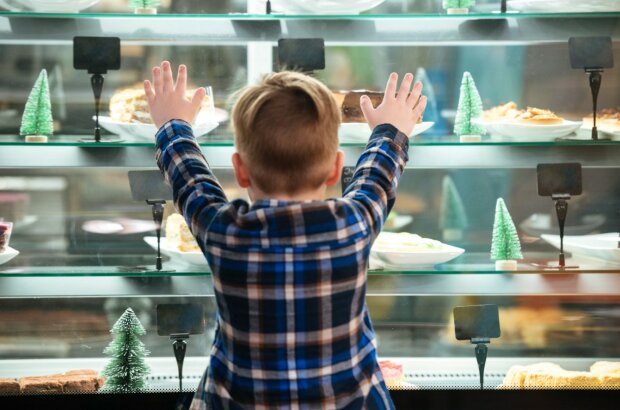 "Jen jsem chtěl zmrzlinu" : jak pětiletý chlapec využil otcovy kreditky a objednal si sladkosti za 1200 dolarů