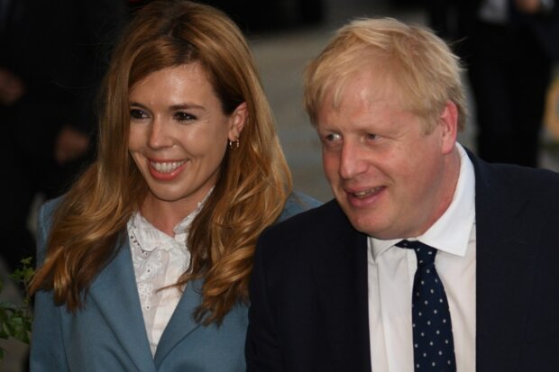 Boris Johnson s manželkou. Foto: snímek obrazovky YouTube