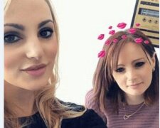 Vysněná práce: sestry z Austrálie vydělávají peníze zdobením vánočních stromků jiných lidí