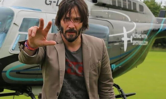 Jak Keanu Reeves potěšil své fanoušky: Kamera zachytila, jak se Keanu Reeves chová při natáčení snímku John Wick 4