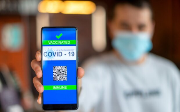 Covid pas. Foto: snímek obrazovky YouTube