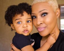 Máma a syn se liší od ostatních lidí neobvyklými očima