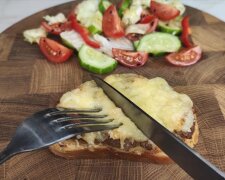 Plněné sendviče na pánvi Foto: snímek obrazovky YouTube