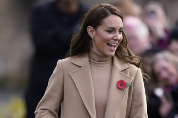 Kate Middleton s princem Williamem dojali fanoušky tím, že si s nimi dělali selfie: "Nenacházím slova, pláču štěstím"