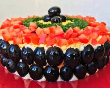 Recept na novoroční salát "Karnevalová noc", který se stane skutečnou ozdobou slavnostního stolu