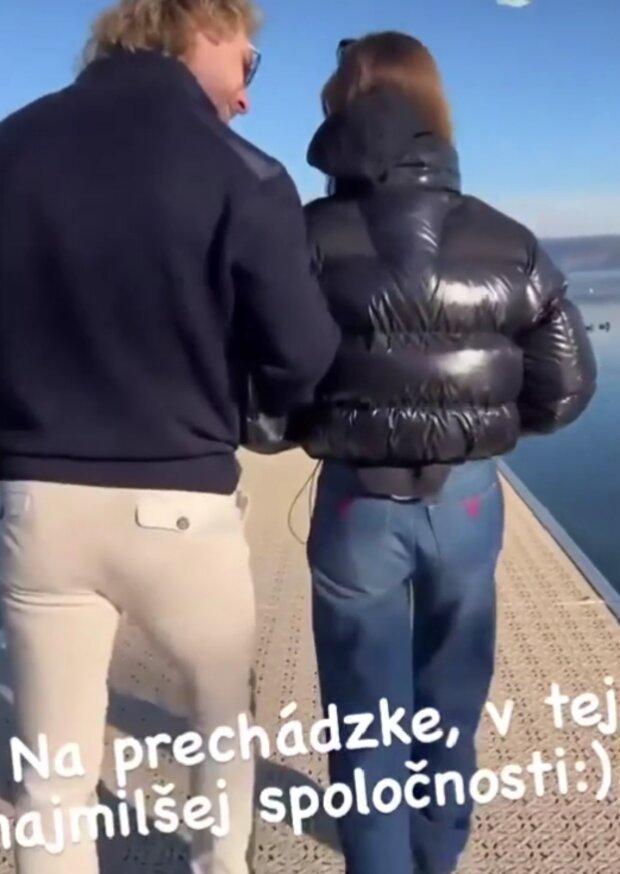 Procházka. Foto: snímek obrazovky Instagram