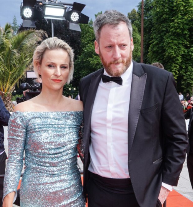 Kryštof Mucha se ženou. Foto: snímek obrazovky extra.cz