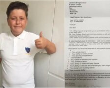 Učitelka poslala dojemný dopis malému autistovi, který selhal u testů. "Dojalo mě to k slzám. Kdyby tak všichni učitelé byli takoví"