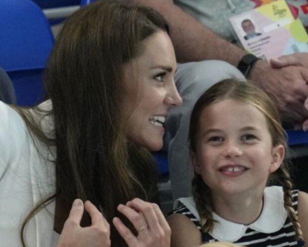 Vévodkyně Kate se dcerou. Foto: snímek obrazovky tsn